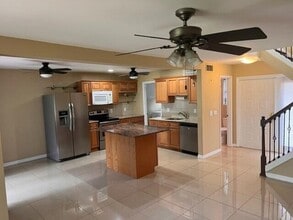 7200 NW 2nd Ave in Boca Raton, FL - Building Photo - Building Photo