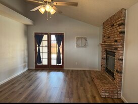 9975 Pebble Beach Dr in California City, CA - Building Photo