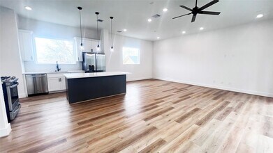 3215 Ennis St in Houston, TX - Building Photo - Building Photo