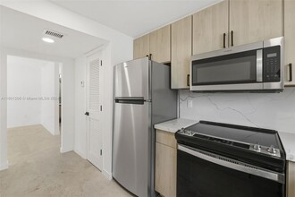 1245 West Ave, Unit 404 in Miami Beach, FL - Building Photo - Building Photo