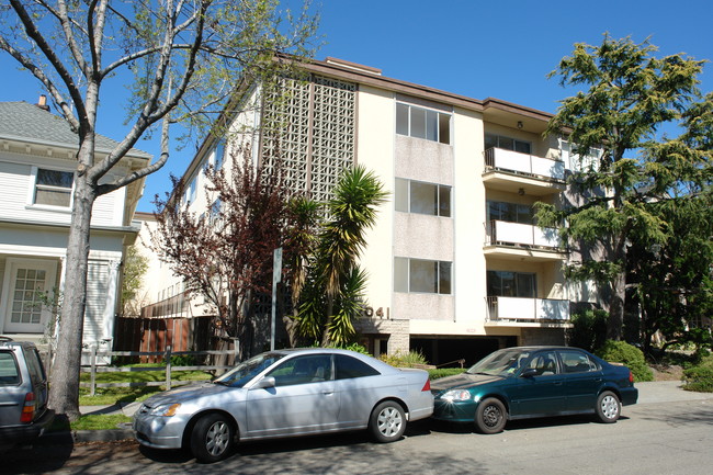 2041 Francisco St in Berkeley, CA - Foto de edificio - Building Photo