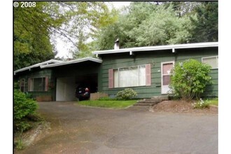 Harvard Court Plexes in Salem, OR - Foto de edificio - Other