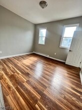 909 Olive St in Elizabeth, NJ - Building Photo - Building Photo