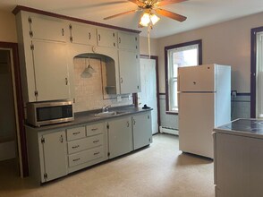 31 Capital St-Unit -2nd floor in Pawtucket, RI - Building Photo - Building Photo