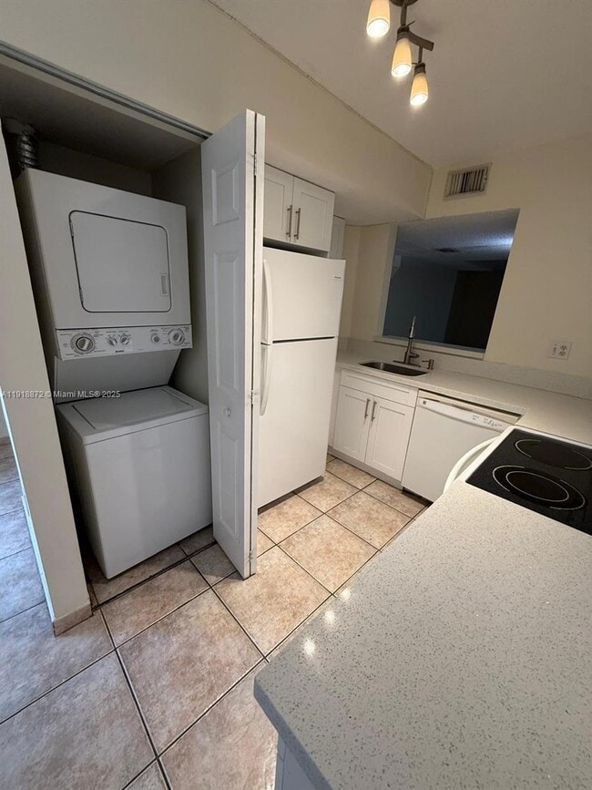 1190 NW 124th Ave in Miami, FL - Building Photo - Building Photo