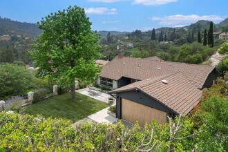 1741 Golf Club Dr in Glendale, CA - Building Photo - Building Photo