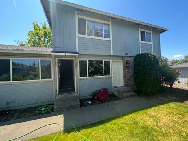 192 S Church St in Phoenix, OR - Building Photo - Building Photo