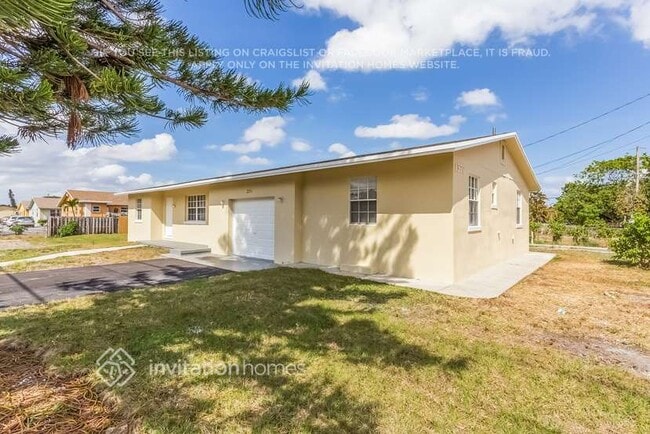 1370 Kirk Rd in West Palm Beach, FL - Building Photo - Building Photo
