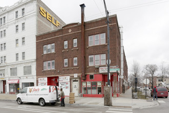 4900 W Madison St in Chicago, IL - Building Photo - Building Photo