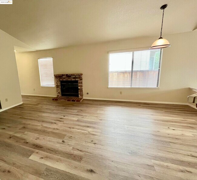 730 Forest View Common in Brentwood, CA - Building Photo - Building Photo