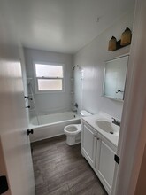 2055 S 80th St in West Allis, WI - Building Photo - Building Photo