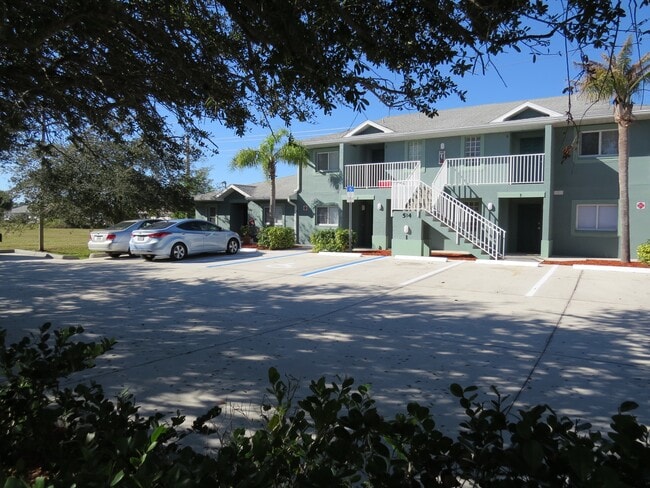 514 Northeast 24th Place, Unit Unit#21 in Cape Coral, FL - Building Photo - Building Photo