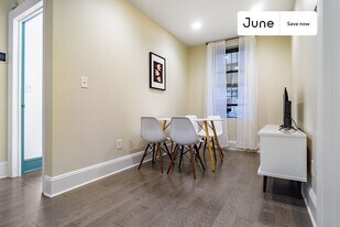 345 E 21st St in New York, NY - Building Photo