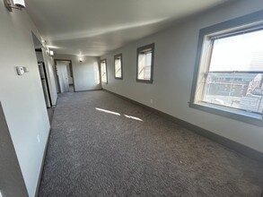 2019 Drake Court Walk in Omaha, NE - Building Photo - Building Photo