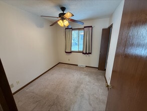 1283 California Ave, Unit 1283 in Akron, OH - Building Photo - Building Photo