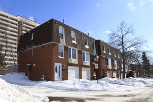 50-100 Bridletowne Cir in Toronto, ON - Building Photo