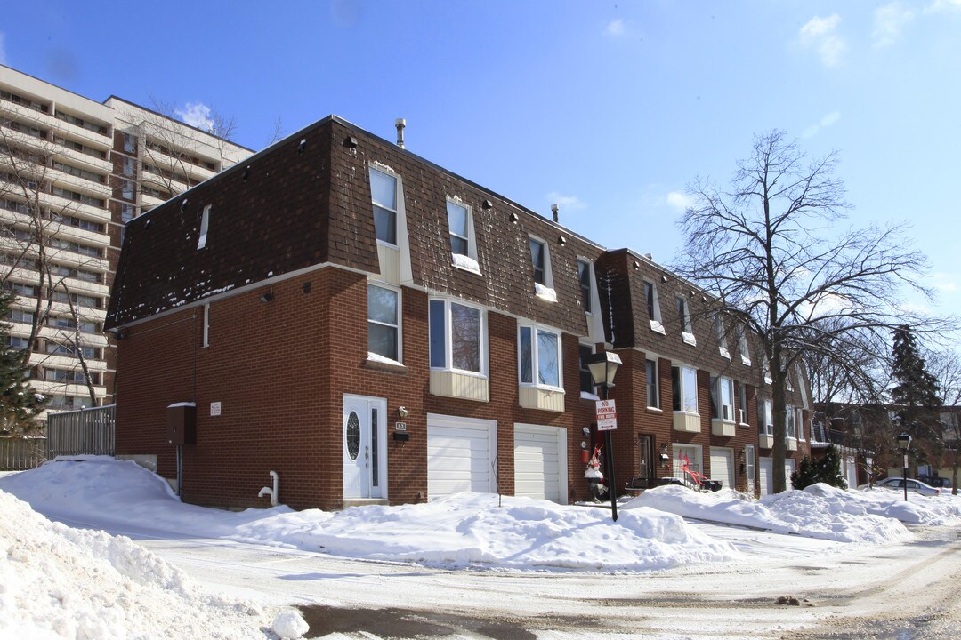 50-100 Bridletowne Cir in Toronto, ON - Building Photo