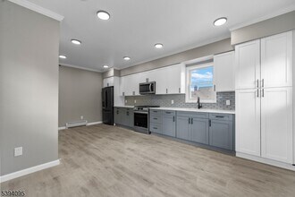 1033 E 23rd St in Paterson, NJ - Building Photo - Building Photo