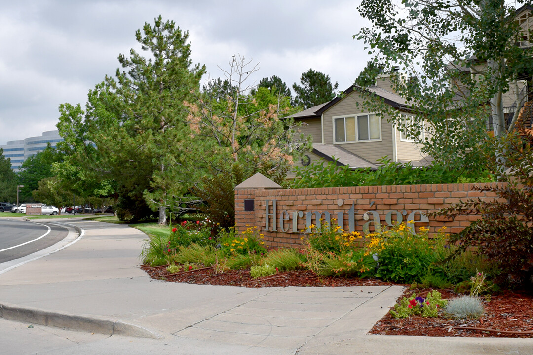 6001 S Yosemite St, Unit D203 in Greenwood Village, CO - Foto de edificio