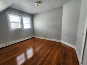 84 Elizabeth St, Unit 3 in New Haven, CT - Building Photo - Building Photo