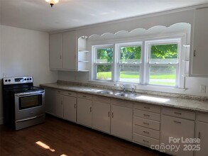 2043 Dale Ave in Lincolnton, NC - Building Photo - Building Photo