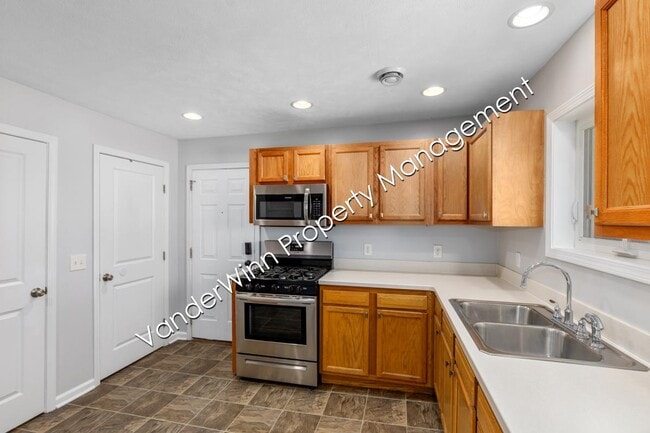 1308 Leonard St NW in Grand Rapids, MI - Building Photo - Building Photo