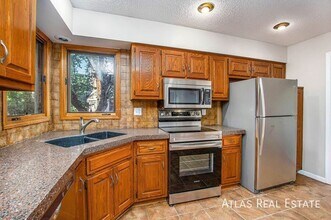 15620 Reeds St in Overland Park, KS - Building Photo - Building Photo