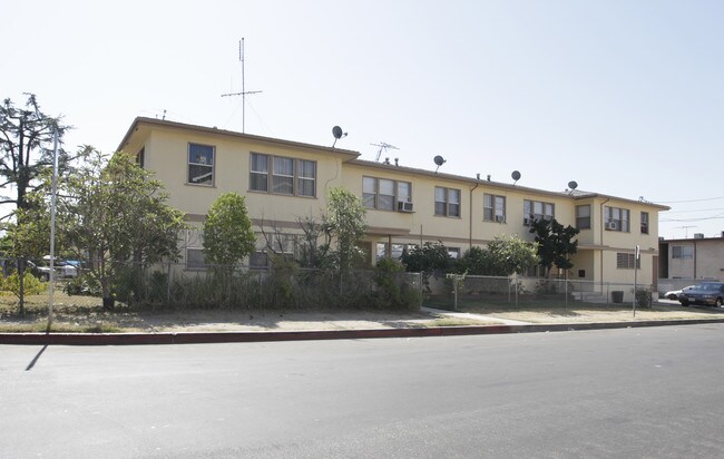 6946-6958 Agnes Ave in North Hollywood, CA - Building Photo - Building Photo