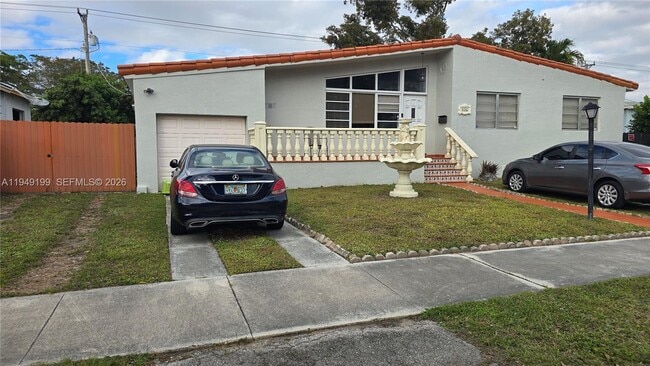 8261 SW 34th Terrace in Miami, FL - Building Photo - Building Photo