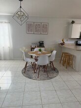 1458 Bay Grove Dr in Port Orange, FL - Foto de edificio - Building Photo