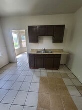 608-610-610 W Burleigh St in Milwaukee, WI - Building Photo - Building Photo