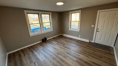 400 Emma Ave, Unit 2 in Dupo, IL - Building Photo - Building Photo