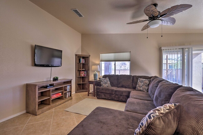 2447 Rio Dr in Bullhead City, AZ - Building Photo - Building Photo