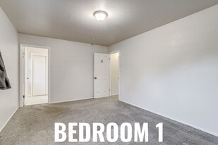 2860 S Golden Way in Denver, CO - Building Photo