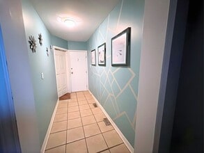 44 Spring St in Hamilton, ON - Building Photo - Building Photo