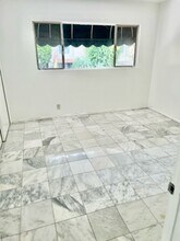 11659 Mayfield Ave in Los Angeles, CA - Building Photo - Building Photo