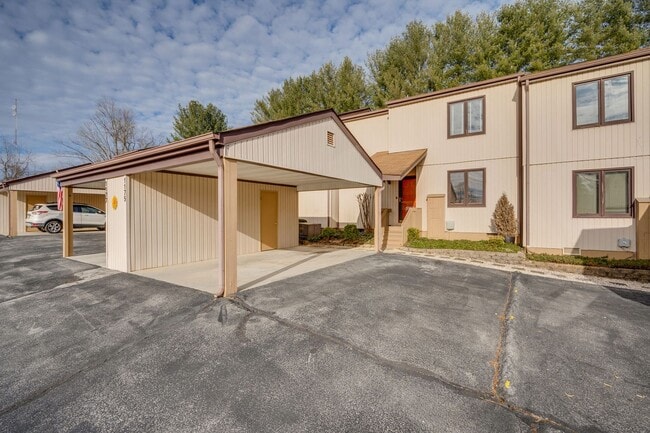 1175 Pebble Dr in Bristol, VA - Building Photo - Building Photo