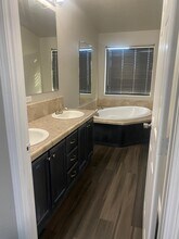 357 McDonald Rd in Toppenish, WA - Building Photo - Building Photo