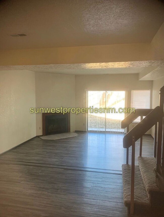 1086 E Navajo St in Farmington, NM - Building Photo - Building Photo