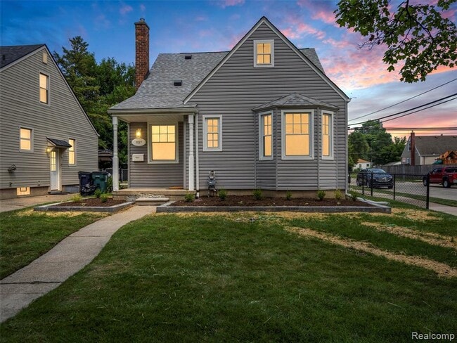 property at 1027 S Wilson Ave