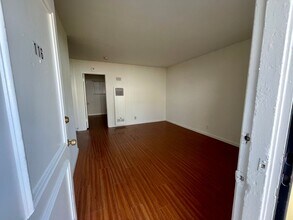 116 W 1st Ave in La Habra, CA - Building Photo - Building Photo