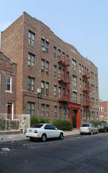 178 E 95th St in Brooklyn, NY - Foto de edificio - Building Photo