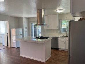 1260 Mesa St in Concord, CA - Building Photo - Building Photo