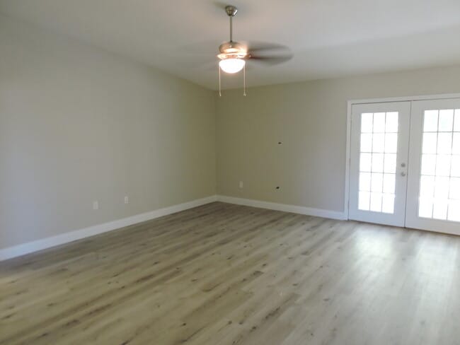 125 Louise Dr in Crestview, FL - Building Photo - Building Photo