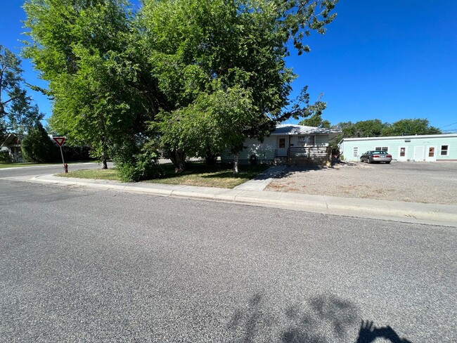 320 S 1st St in Riverton, WY - Building Photo - Building Photo