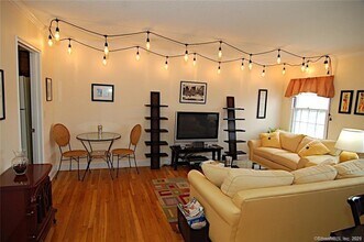 202 Park St, Unit 15 in New Canaan, CT - Building Photo - Building Photo
