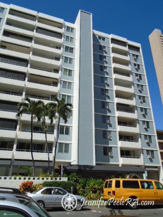 430 Kaiolu St in Honolulu, HI - Building Photo