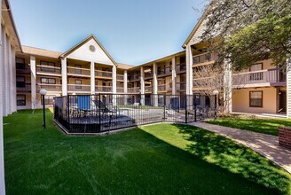 218 N Texas Blvd in Denton, TX - Building Photo - Building Photo