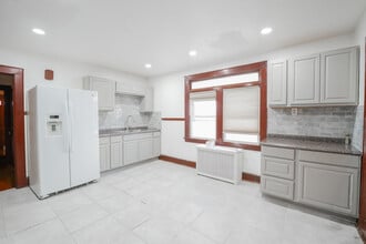140 Kent Ave in Bridgeport, CT - Building Photo - Building Photo