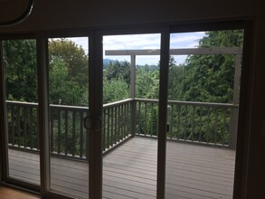 13813 SE Schiller St, Unit Master bedroom in Portland, OR - Building Photo - Building Photo